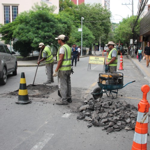 Prefeitura inicia nova etapa da Operação Tapa-Buracos no Centro de Barra do Piraí